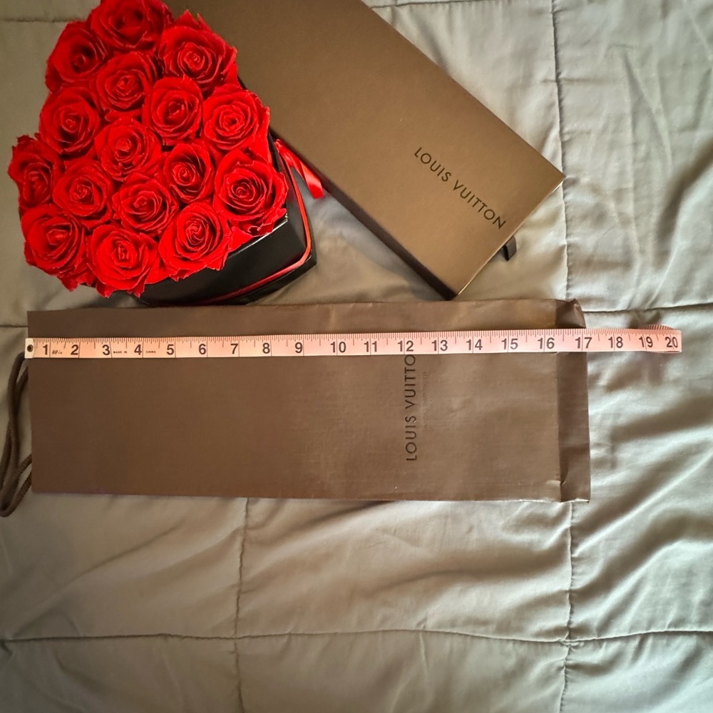 💥Sale💥Louis Vuitton Brown&White Packaging Set Ties/Scarfs/Accessories Authentic - Picture 5 of 5
